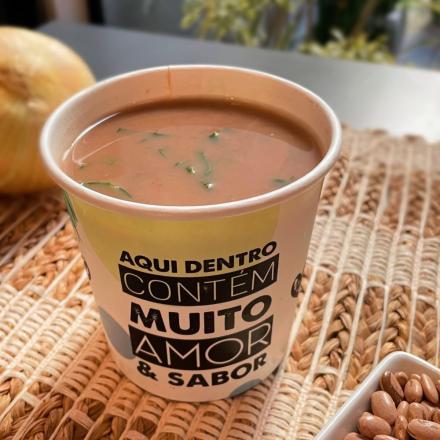 Caldo de feijão com couve