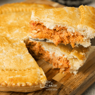 TORTA DE FRANGO COM REQUEIJAO CREMOSO